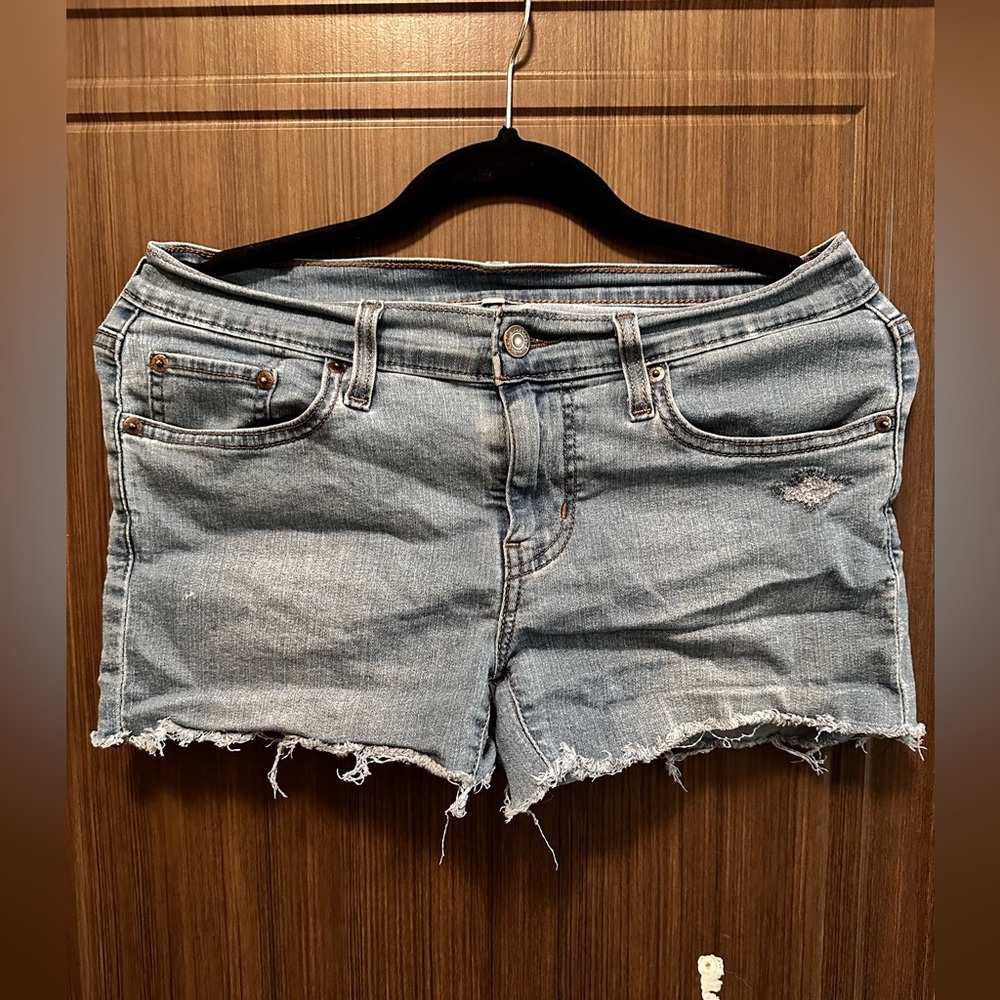 Levi Strauss size 27 super stretchy shorts